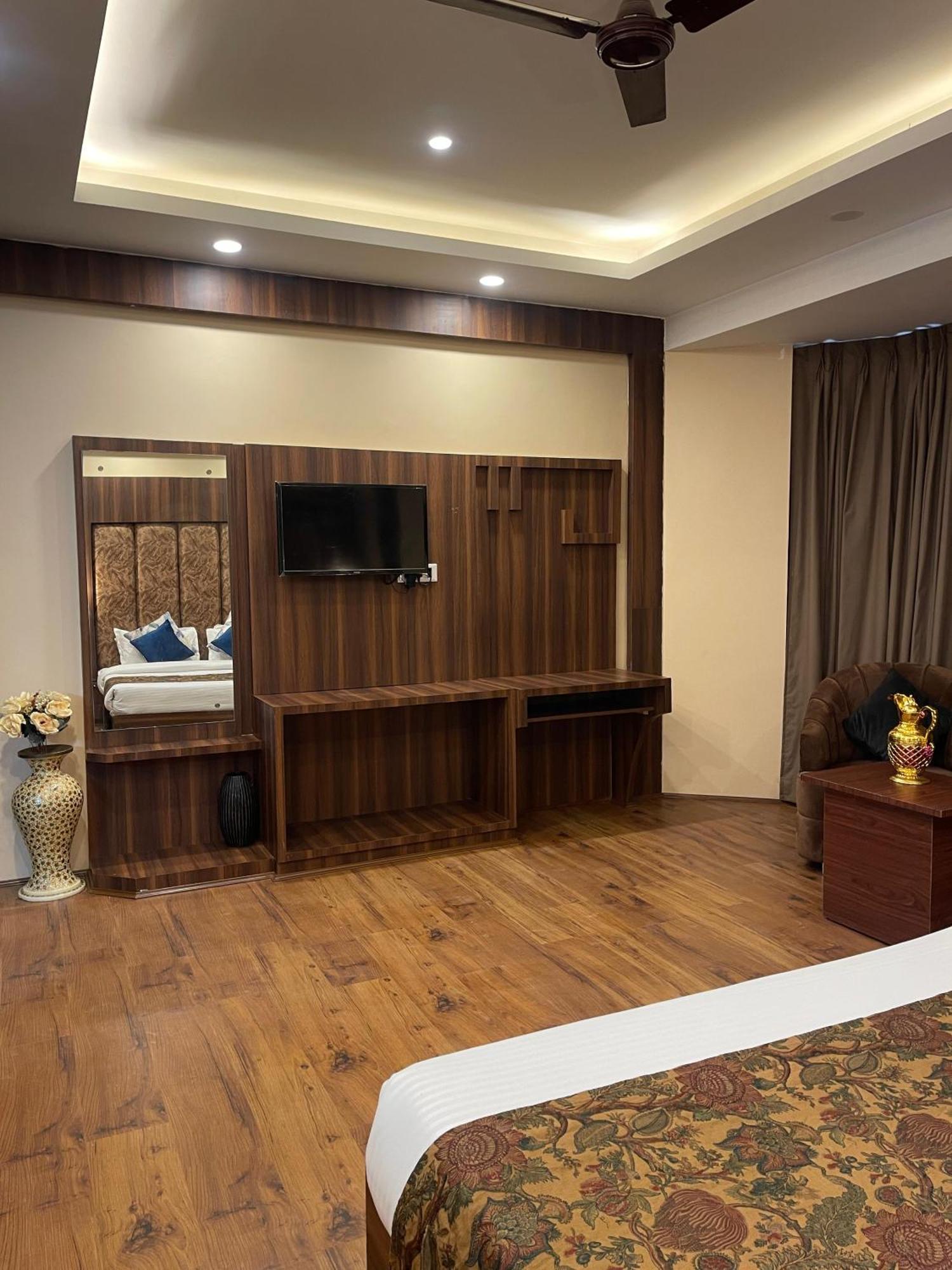 Hotel Zoon Dabb Srinagar Airport Kashmir Zewnętrze zdjęcie