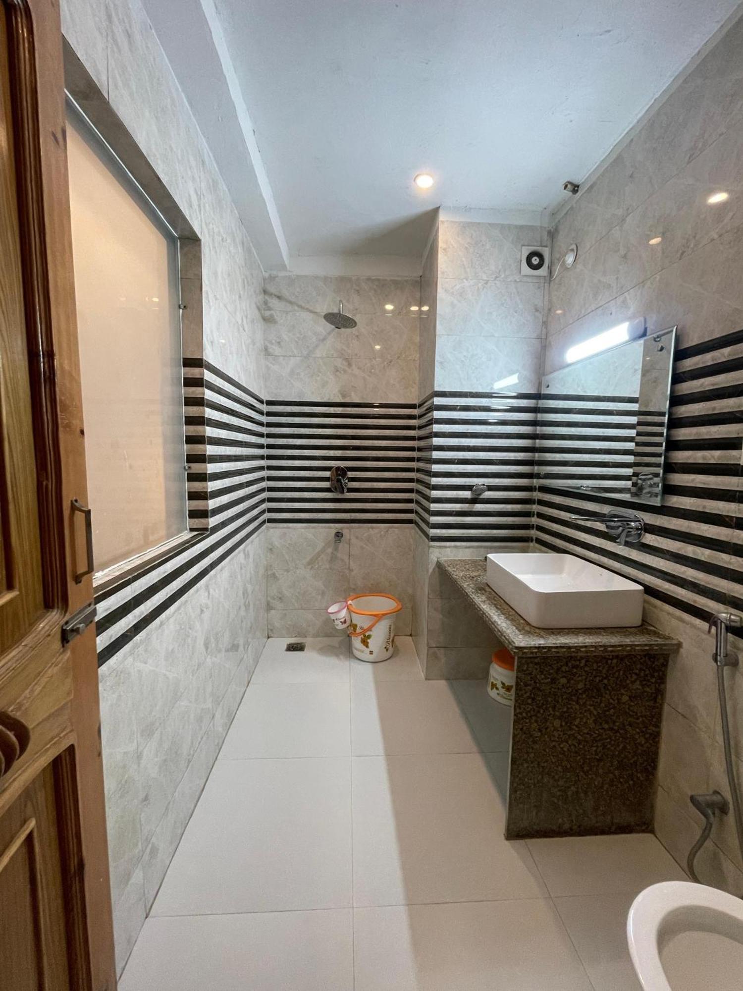 Hotel Zoon Dabb Srinagar Airport Kashmir Zewnętrze zdjęcie